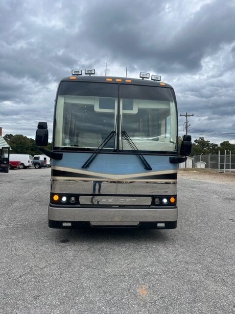 Rare 2001 Prevost Thompson Conversion - Image 7