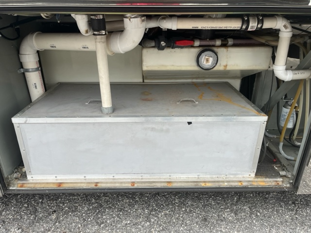 Rare 2001 Prevost Thompson Conversion - Image 13