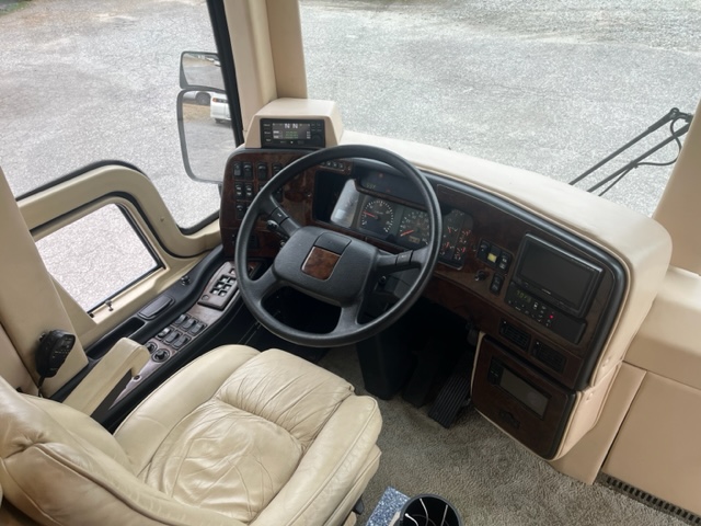 Rare 2001 Prevost Thompson Conversion - Image 21