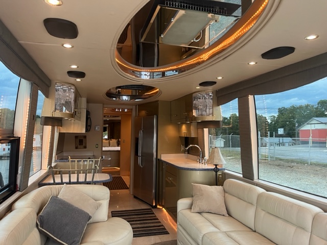 Rare 2001 Prevost Thompson Conversion - Image 23