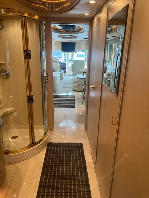 Rare 2001 Prevost Thompson Conversion - Image 34
