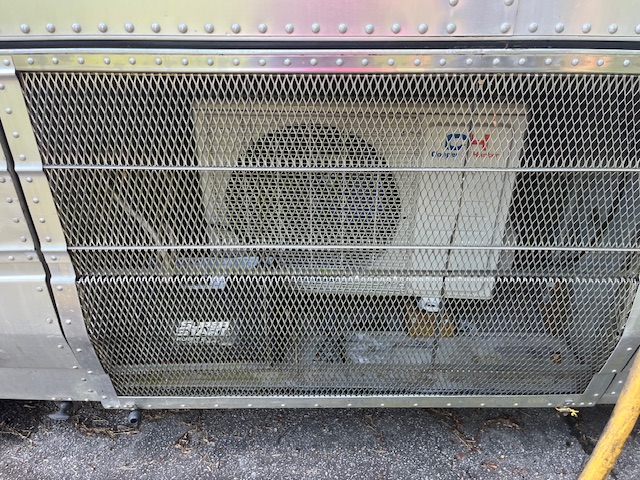 GMC 4106 W/Automatic Transmission - Image 28