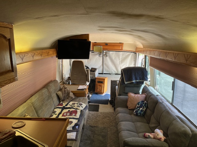 GMC 4106 W/Automatic Transmission - Image 15