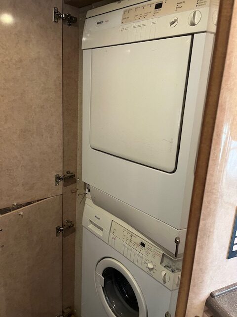 2000 Prevost Marathon Motorhome - Image 26