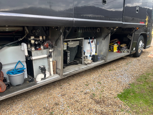 2007 MCI J4500 Front Slide - Image 28