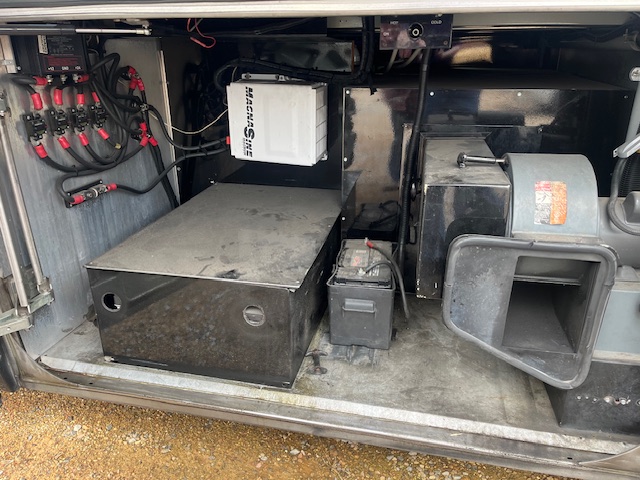 2007 MCI J4500 Front Slide - Image 34