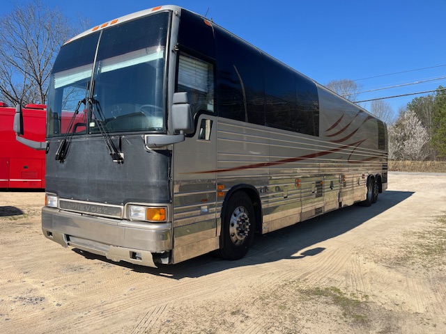 2001 Prevost XLII Team Coach