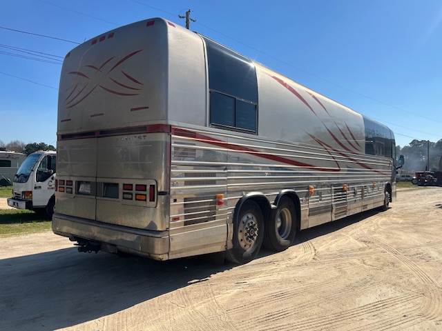 2001 Prevost XLII Team Coach - Image 4