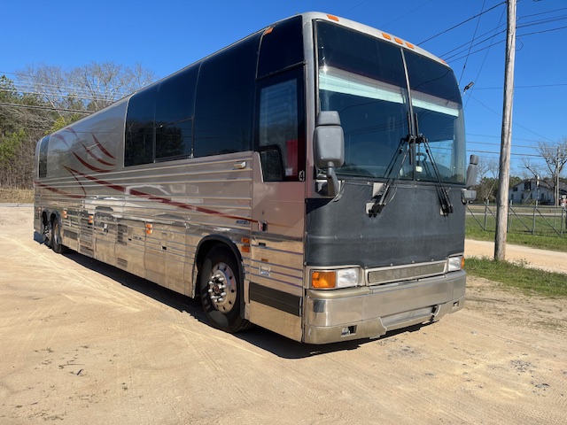 2001 Prevost XLII Team Coach - Image 6