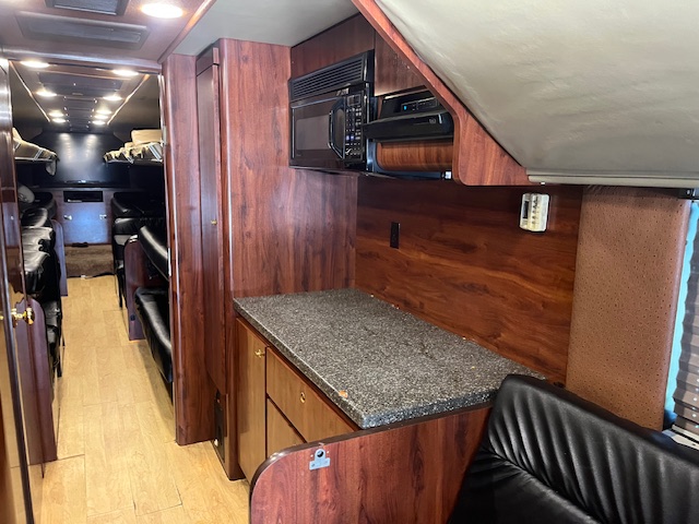 2001 Prevost XLII Team Coach - Image 12