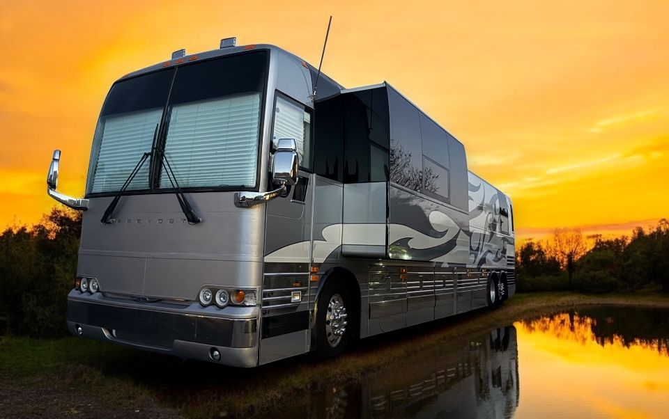 2009 Prevost 12 Sleeper Front Slide