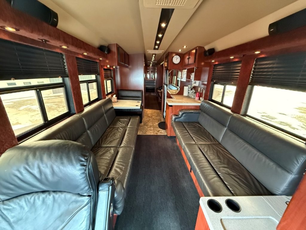 1999 Prevost XL Executive - Image 22