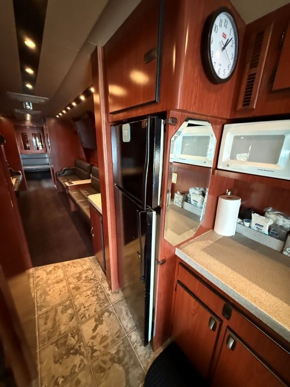 1999 Prevost XL Executive - Image 26