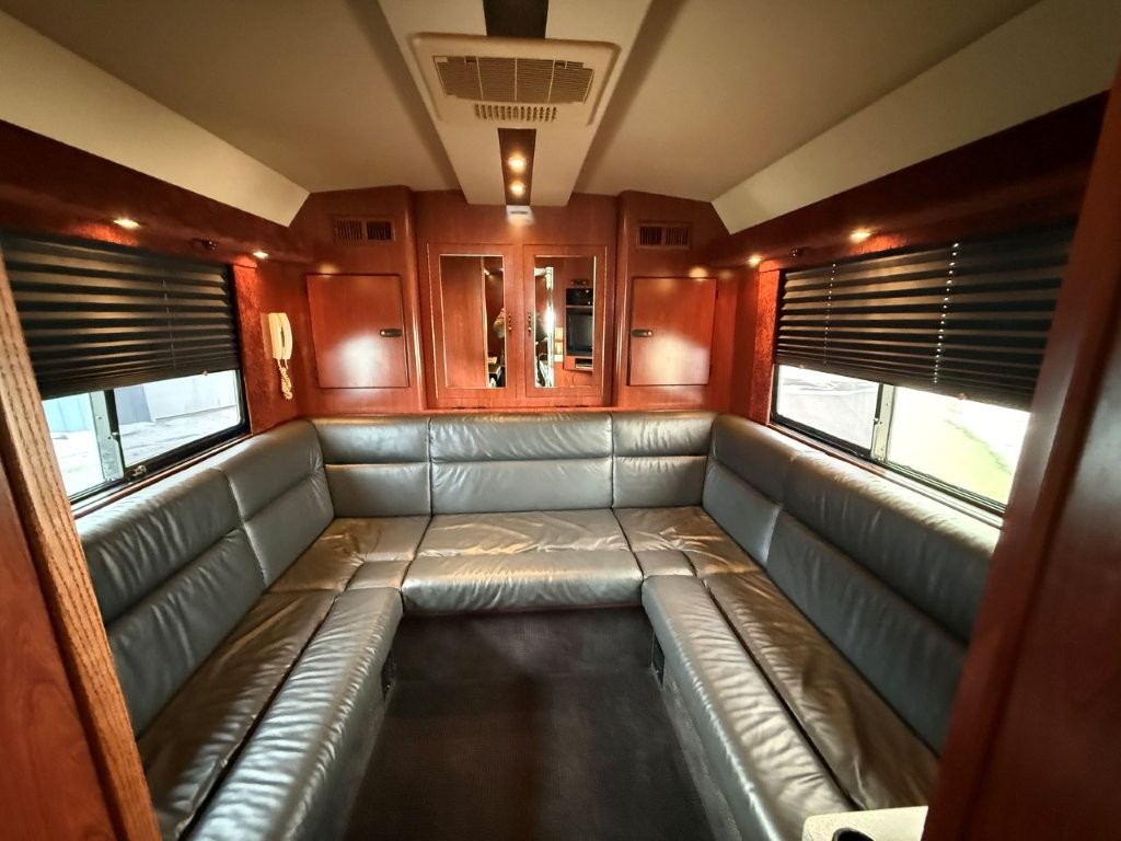1999 Prevost XL Executive - Image 31