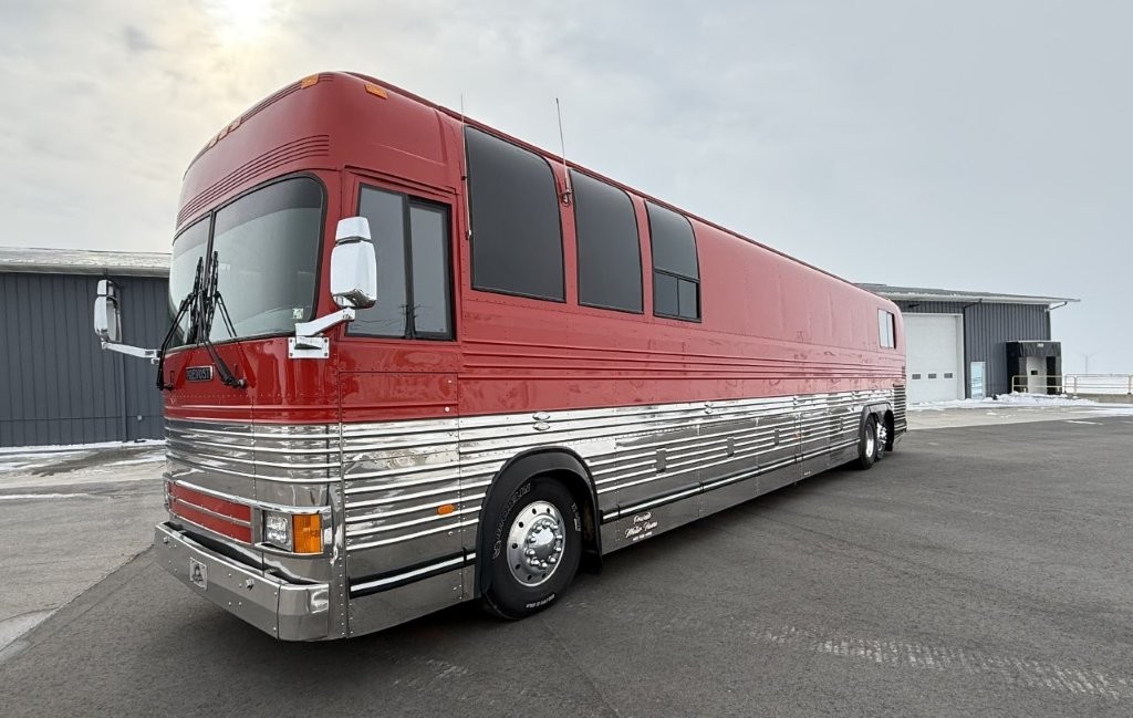 1999 Prevost XL Executive - Image 4