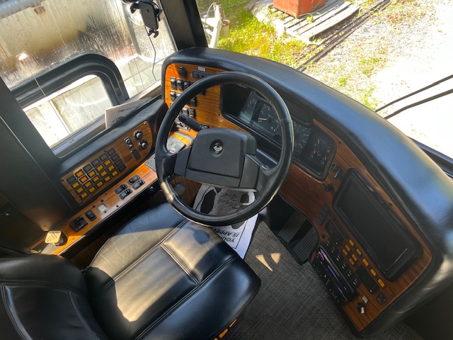 2000 Marathon Executive Coach - Image 8