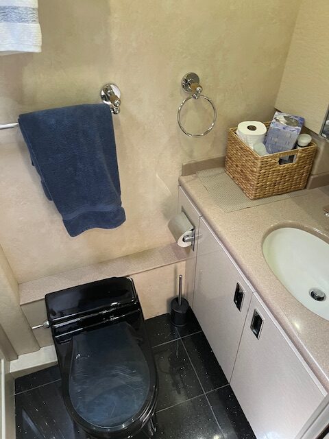 2000 Marathon Executive Coach - Image 13